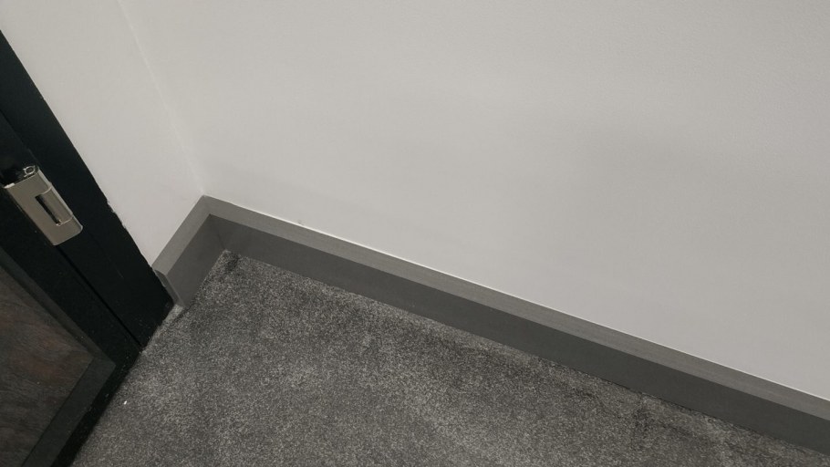 Плинтус из керамогранита Оникс