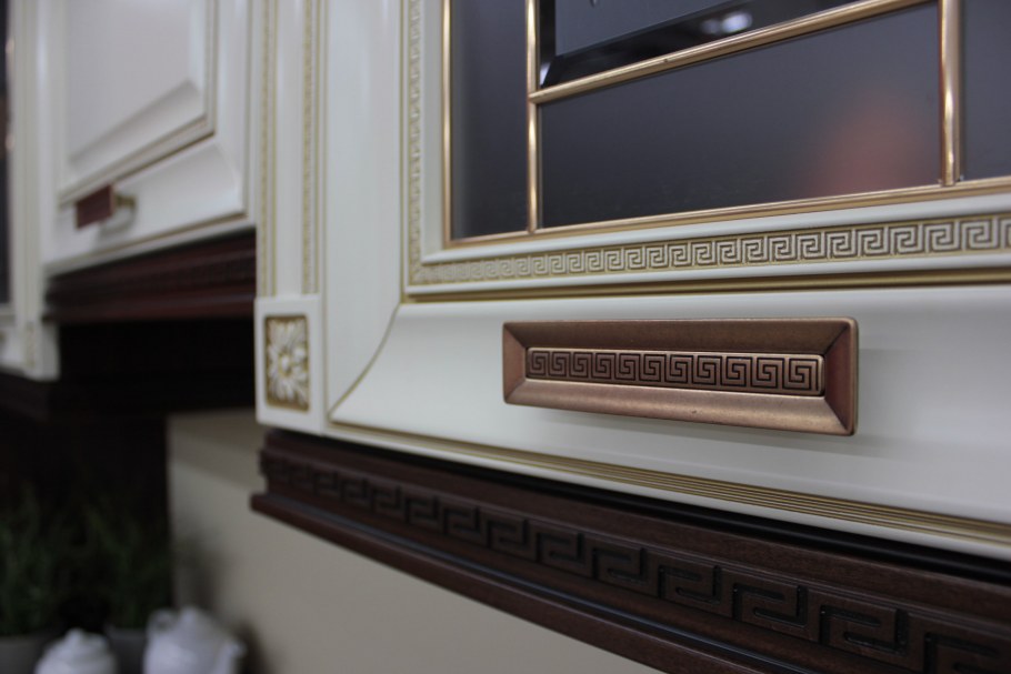 Белый крем патина золото аристо