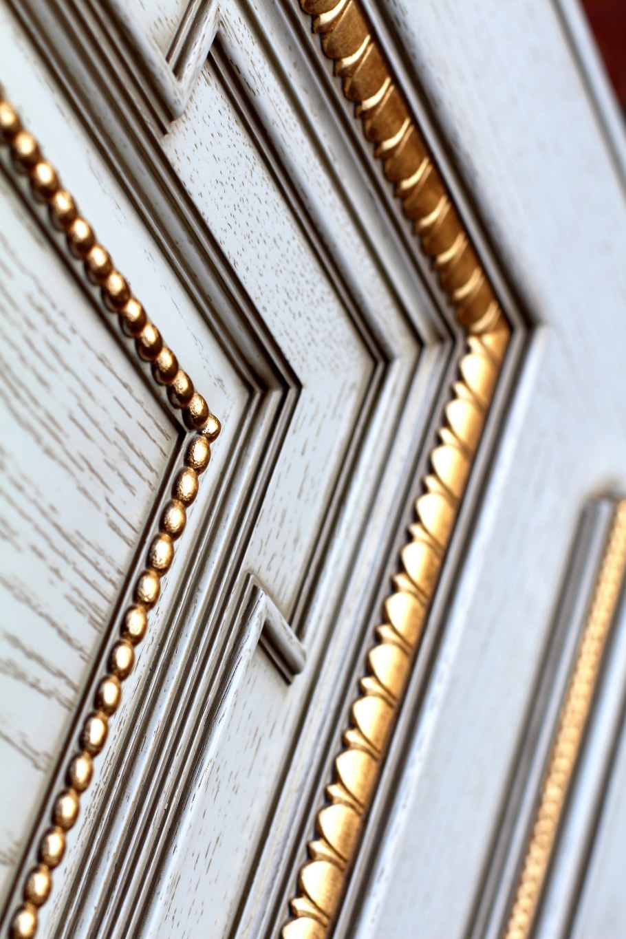 Фасад 7023 с патиной серебро по фрезе