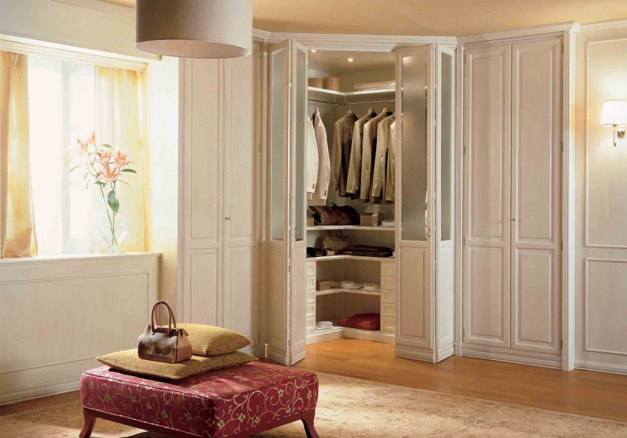 Платяной шкаф в спальню