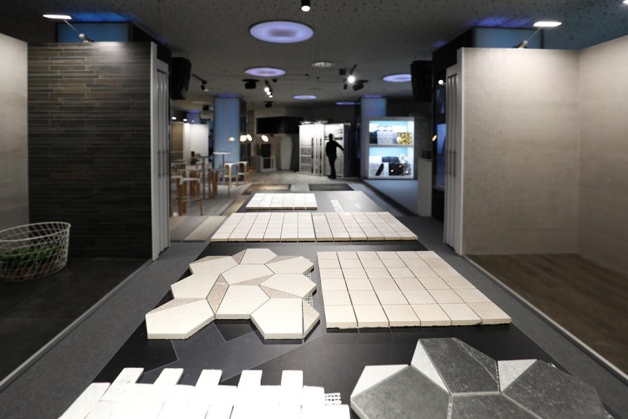 Экспозиция керамогранита