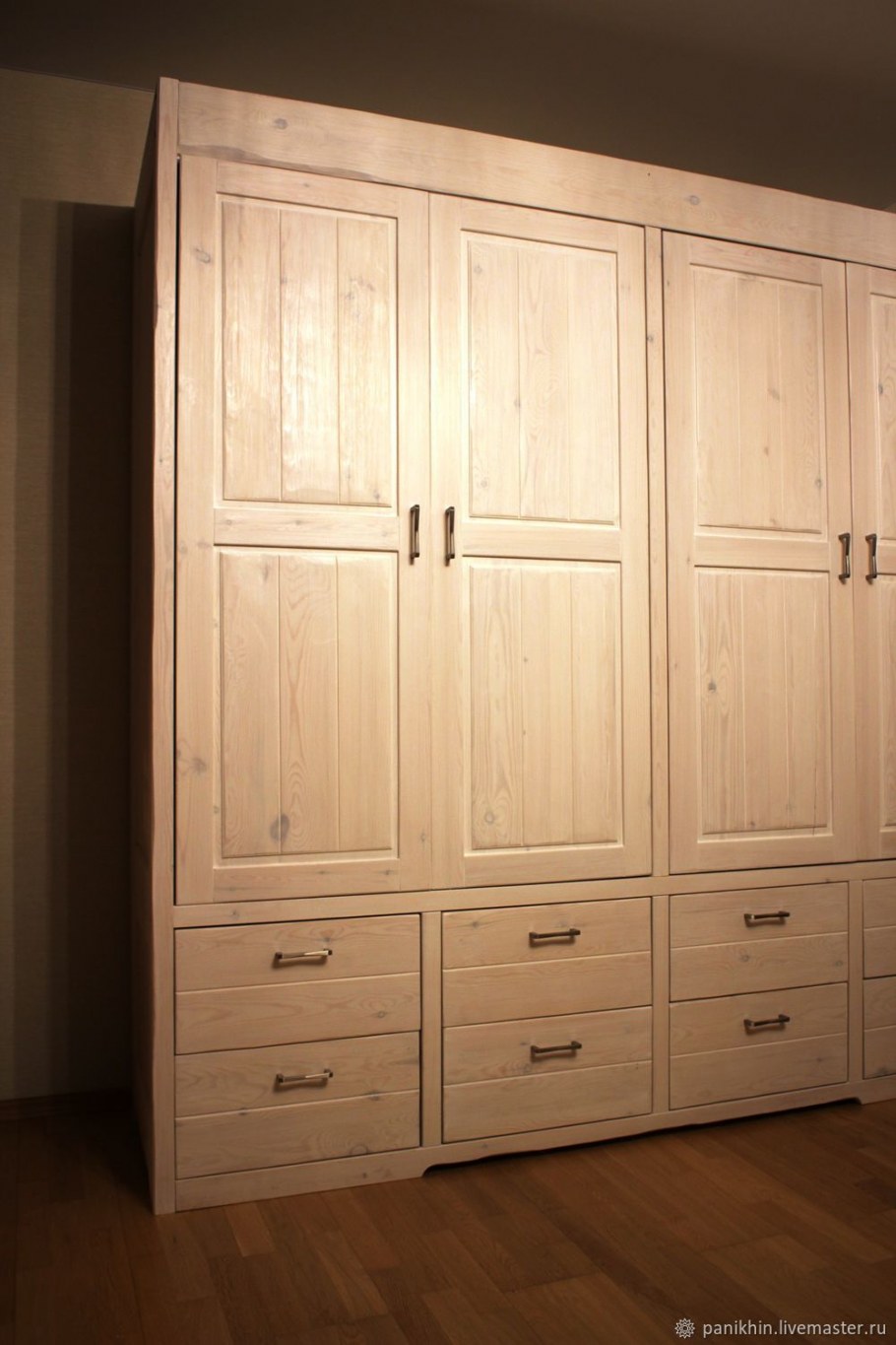 Шкаф массив браш