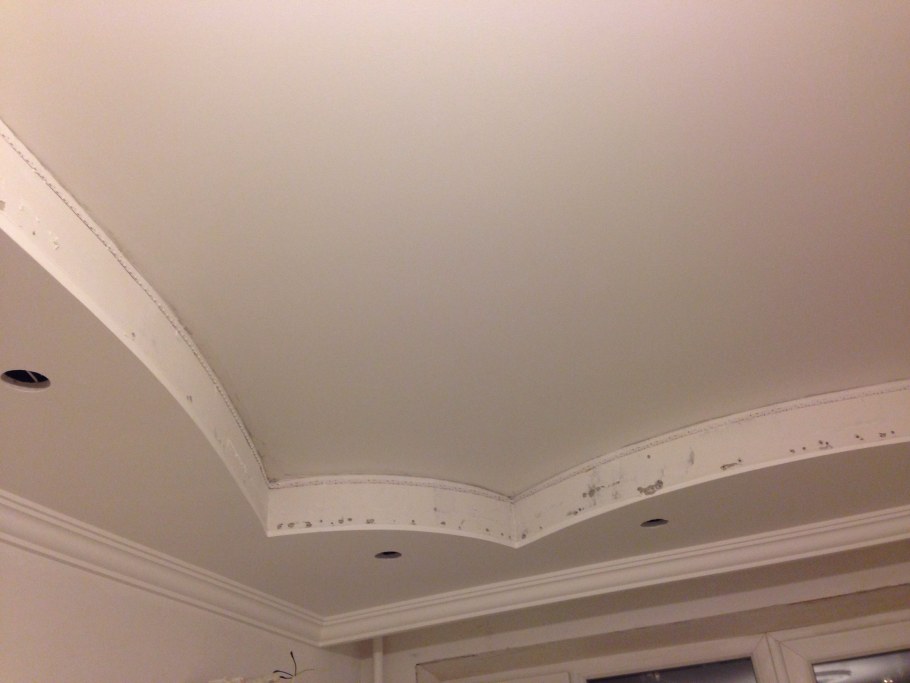 Окрашенный потолок