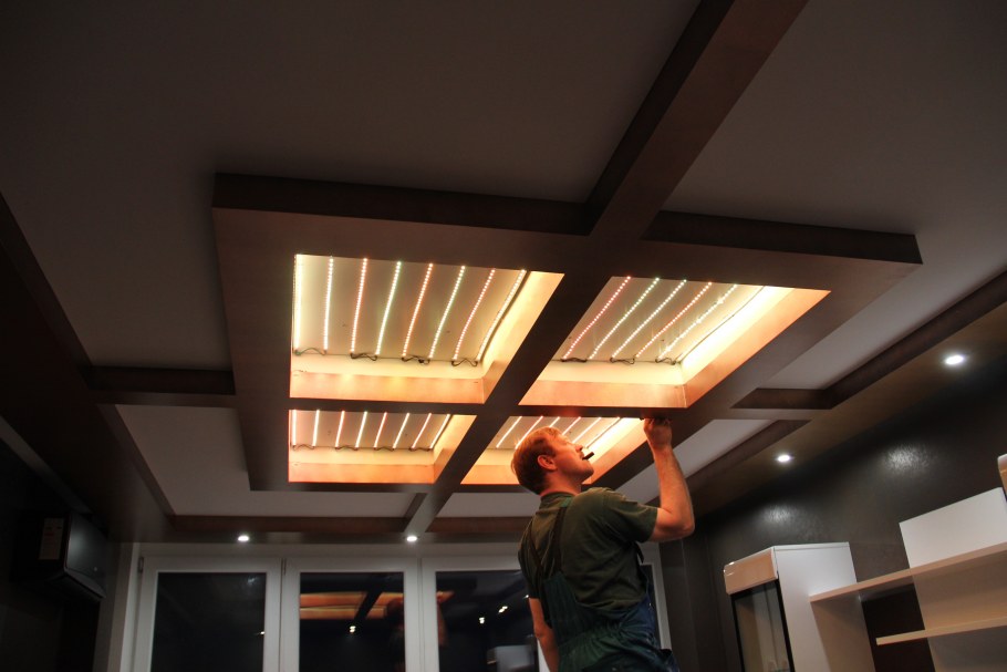 Потолочные балки на мансарде