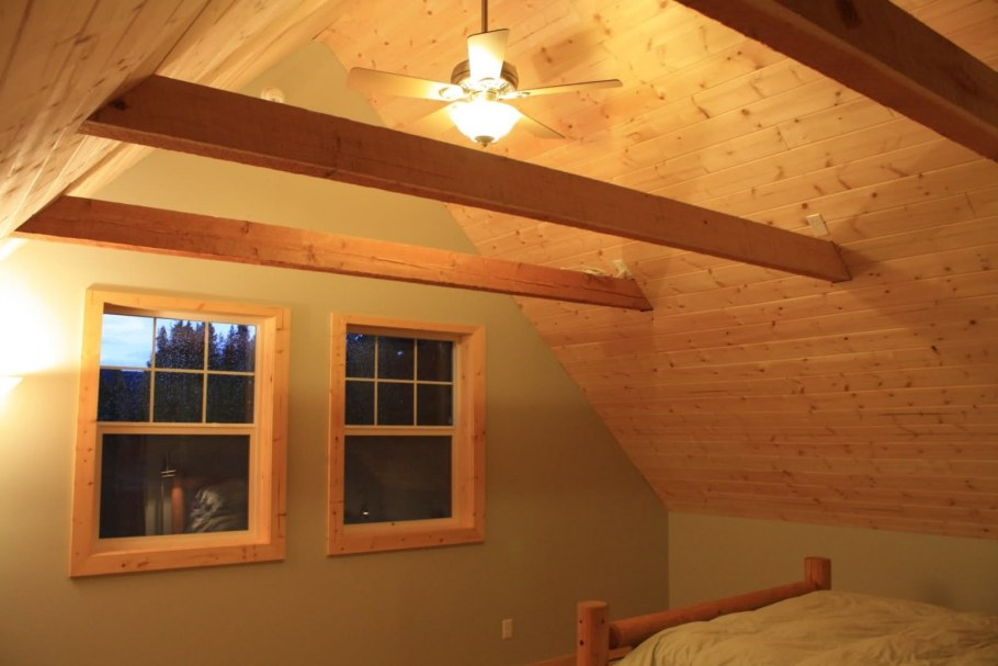 Цвет потолка в спальне