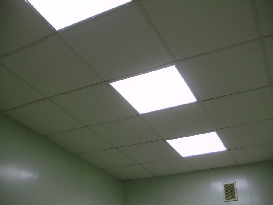 Подвесной потолок из деревянных балок