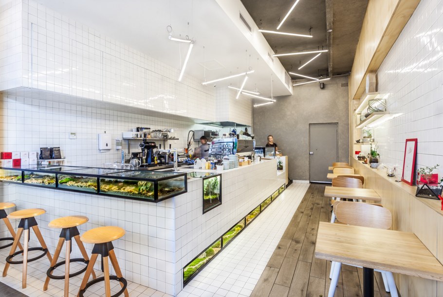 Светлый интерьер кофейни