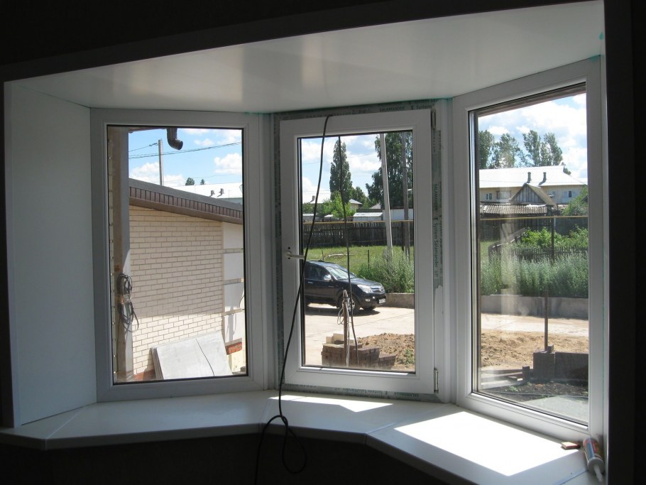 Стеклянный фасад здания