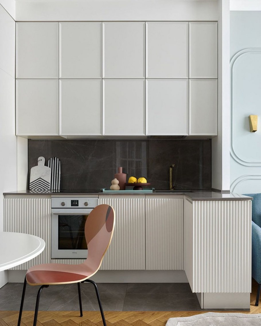 Белая глянцевая кухня