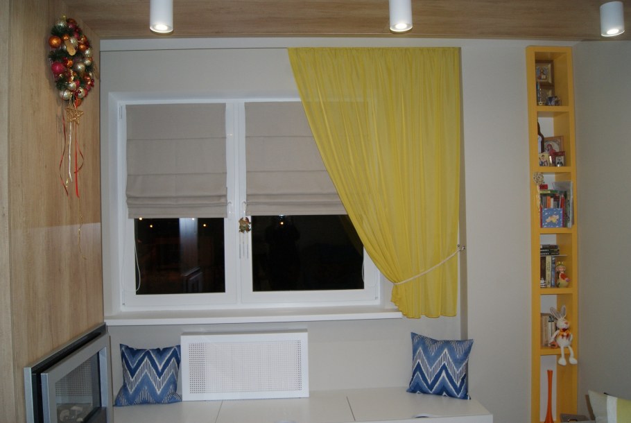 Шторы на кухню над столом короткие