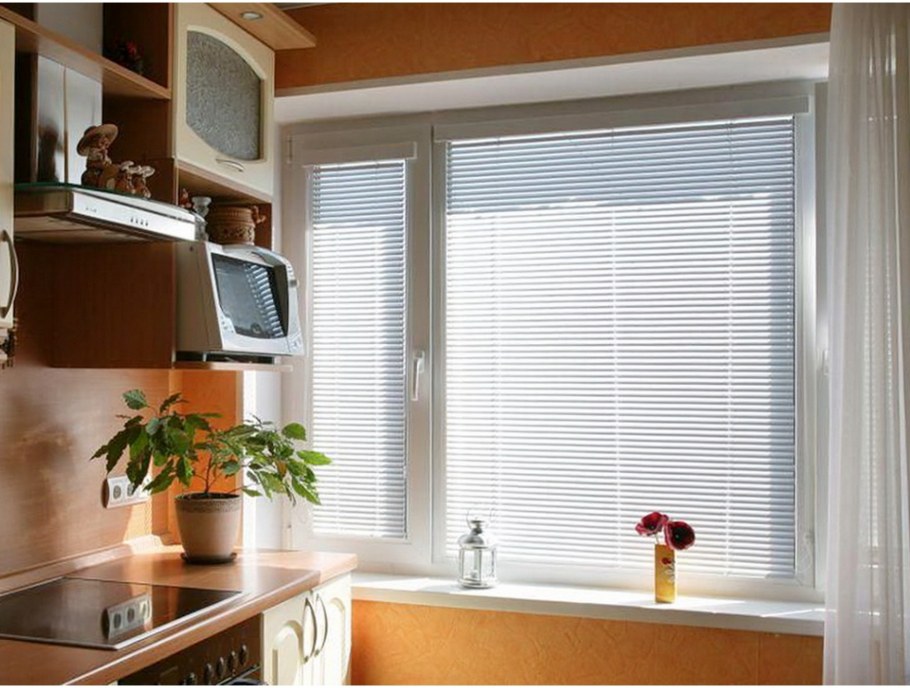 Жалюзи на кухню горизонтальные