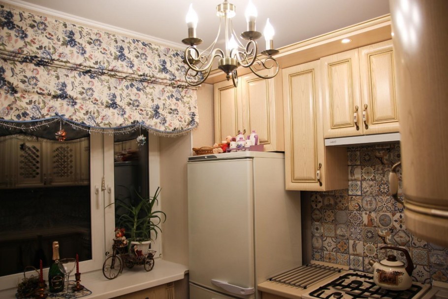 Жалюзи на кухню горизонтальные