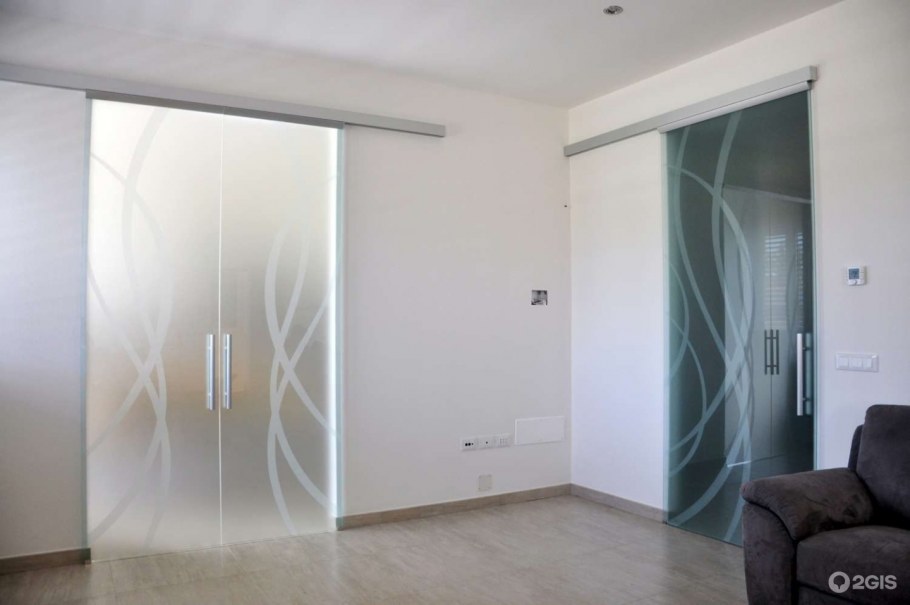 Двойная стеклянная дверь раздвижная