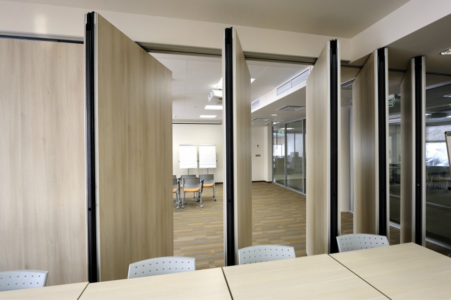 Раздвижные стены и перегородки