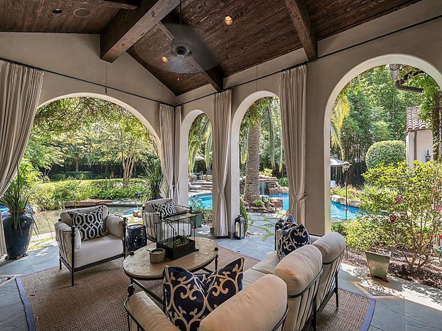 Беседка в итальянском стиле