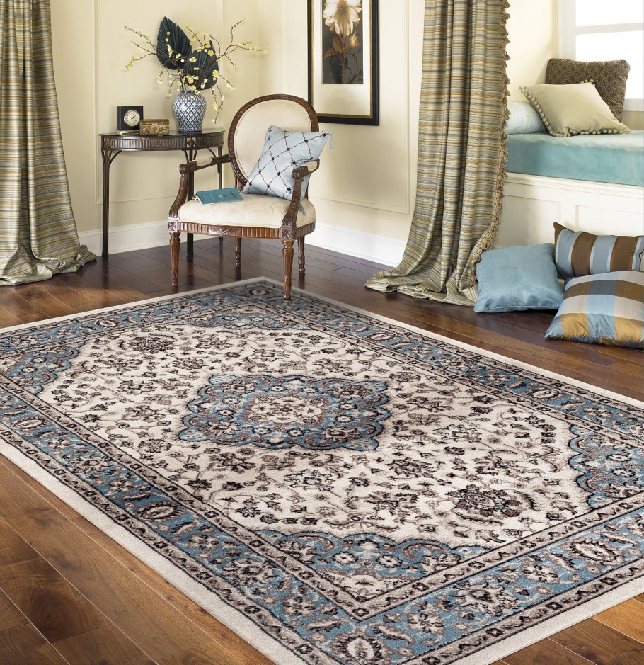 Ковер в национальном стиле