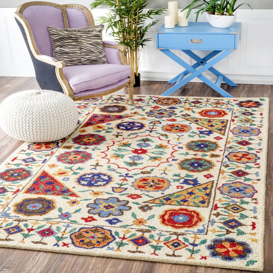 Яркие ковры в цветочек