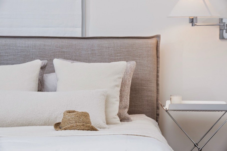 Настенные подушки изголовье