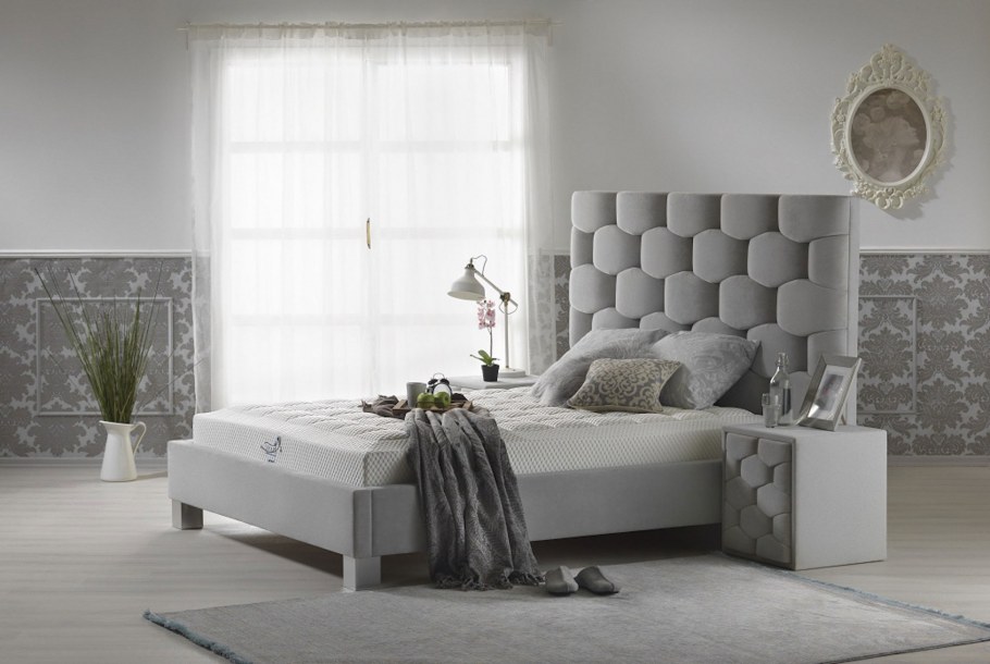 Спальня с полками