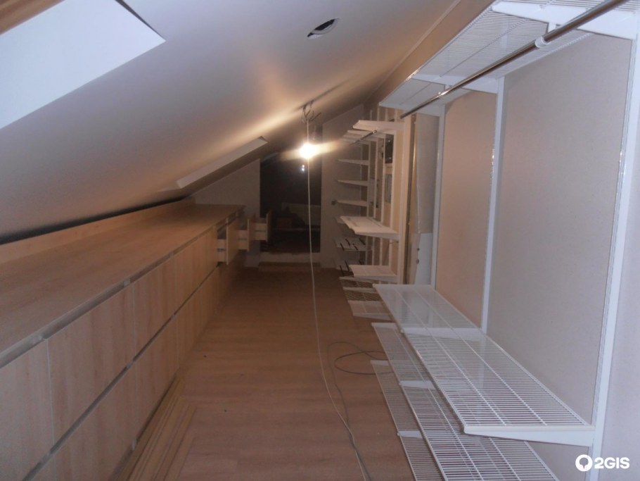 Гардеробные в мансардном помещении