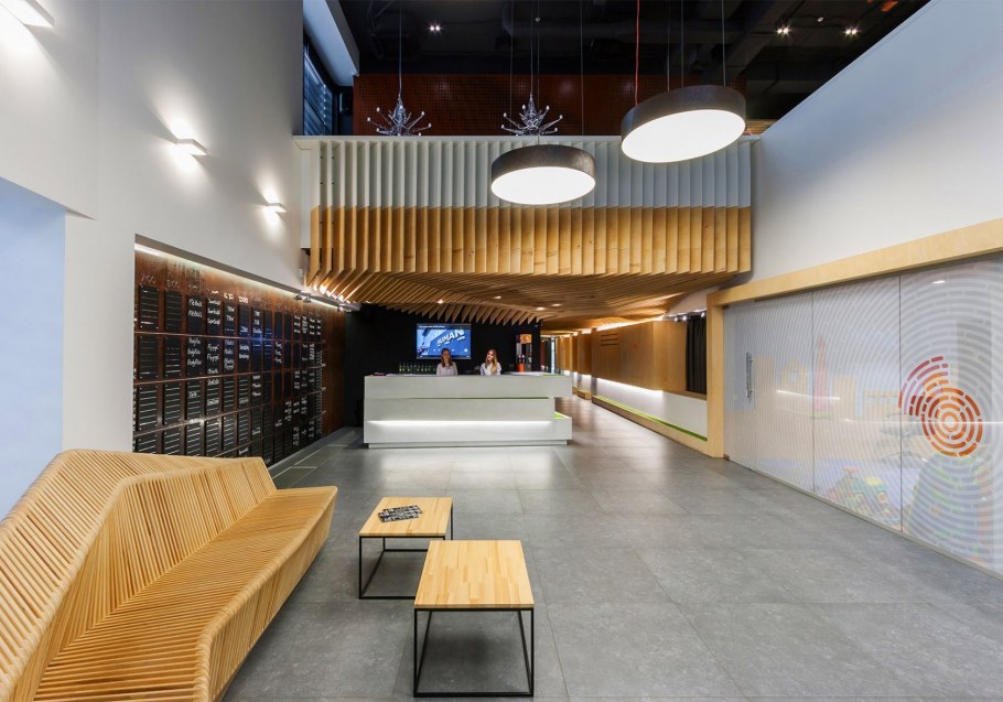 Интерьер холла спортивного комплекса