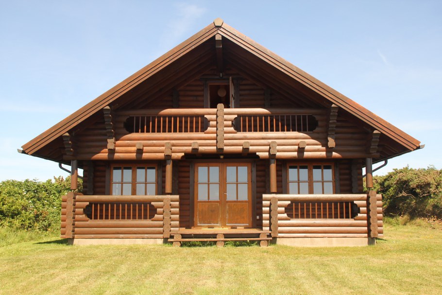 Бревенчатый дом