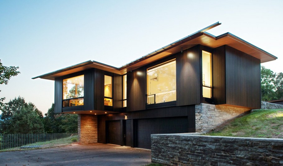 Стильный дом из дерева