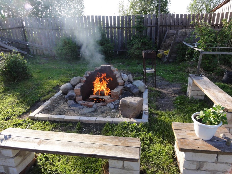 Костровая зона на даче