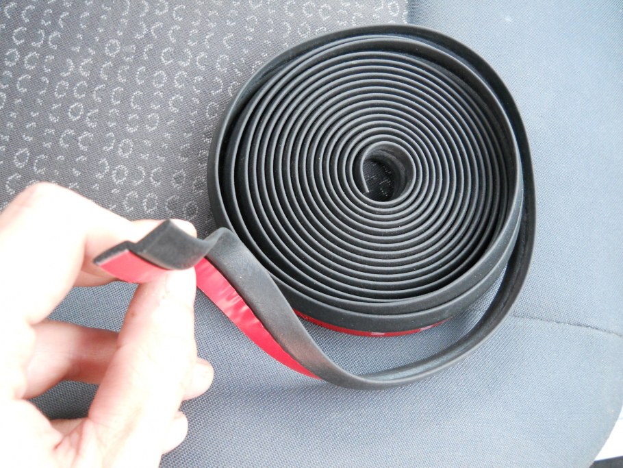 Приора самоклеющие уплотнитель