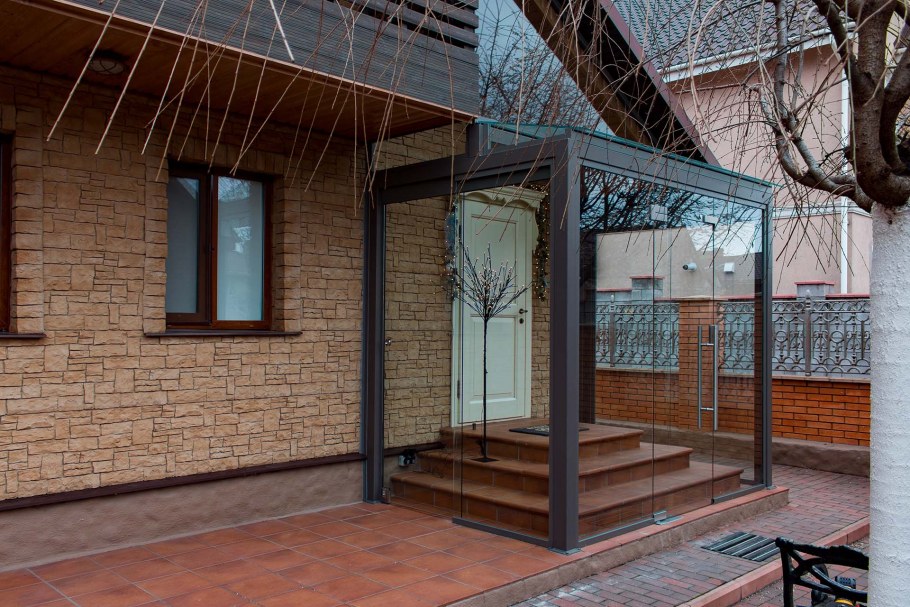 Безрамное остекление тамбура