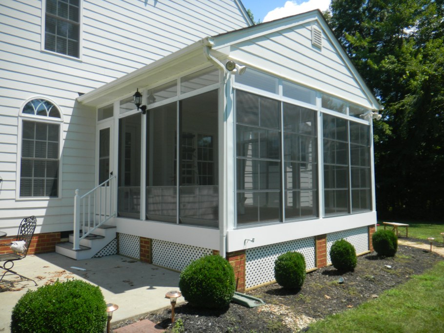 Терраса в частный дом из пластика