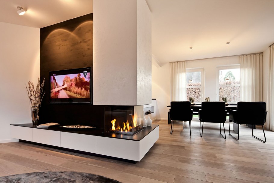 Камин рядом с телевизором