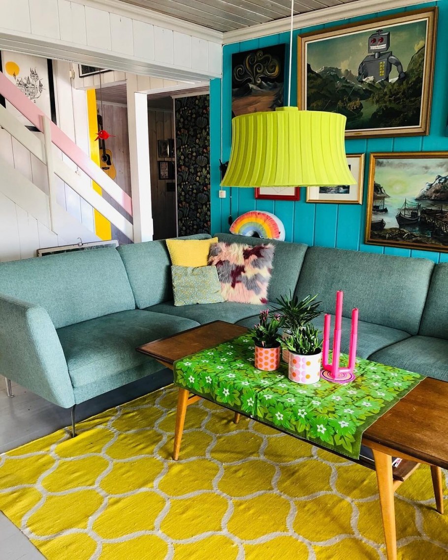 Яркие стены в интерьере