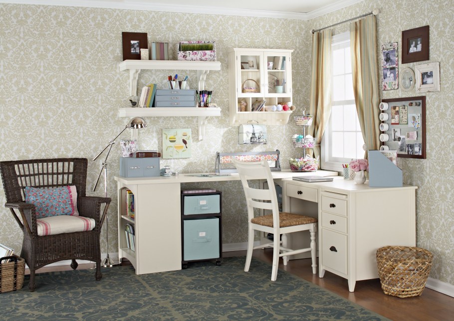 Комната для рукоделия или мастерская для творческих людей