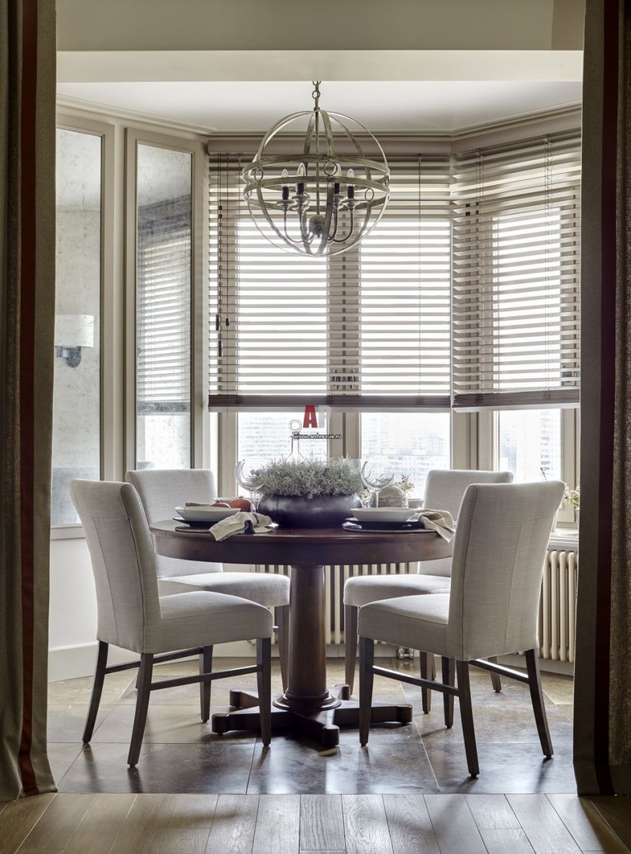 Столовая в эркере