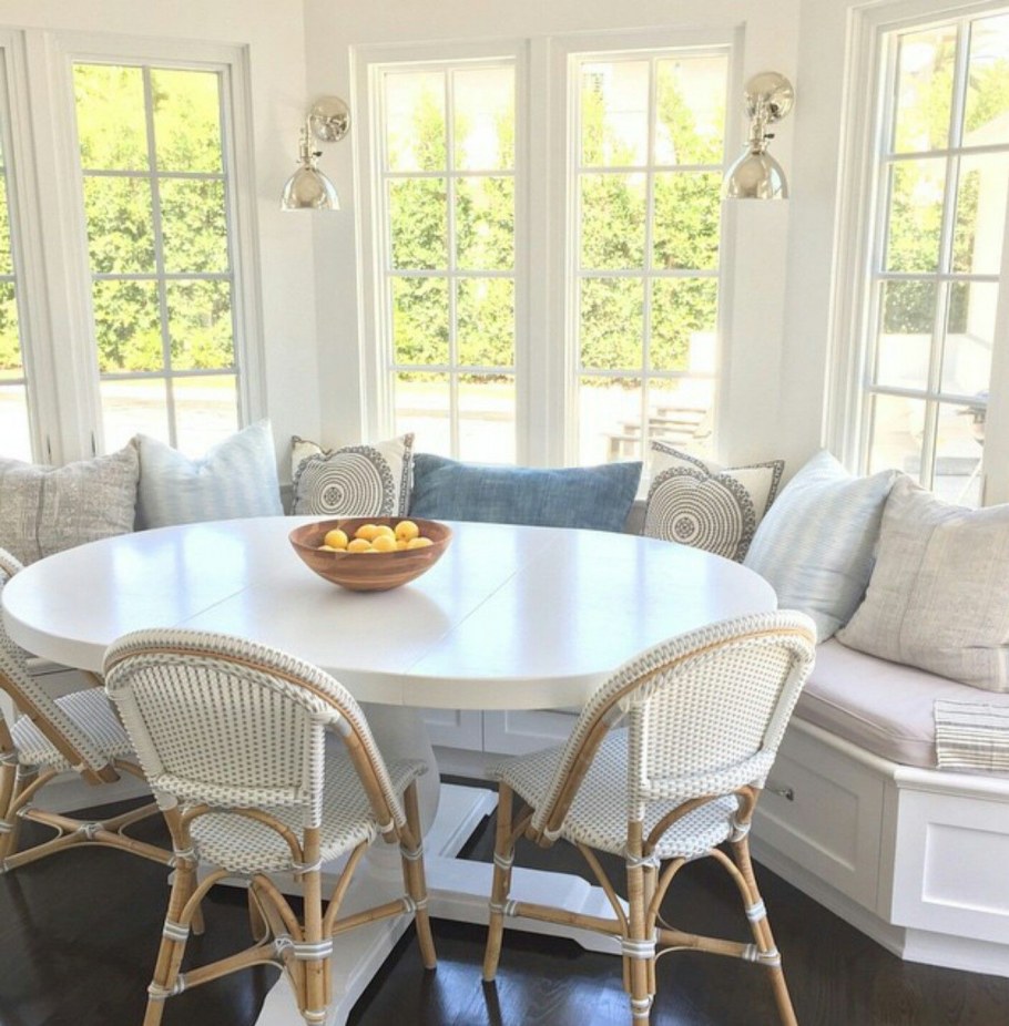 Письменный стол в эркере