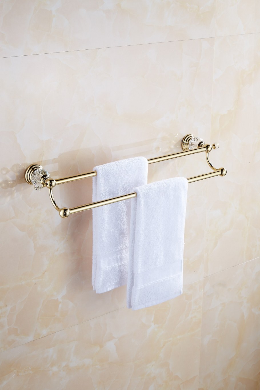 Вешалка для полотенец в ванную