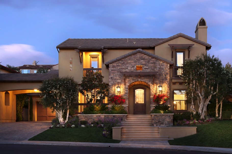 Шикарный дом за городом