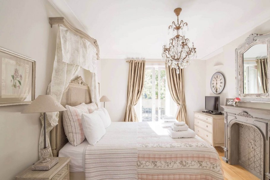 Французский стиль в интерьере спальни