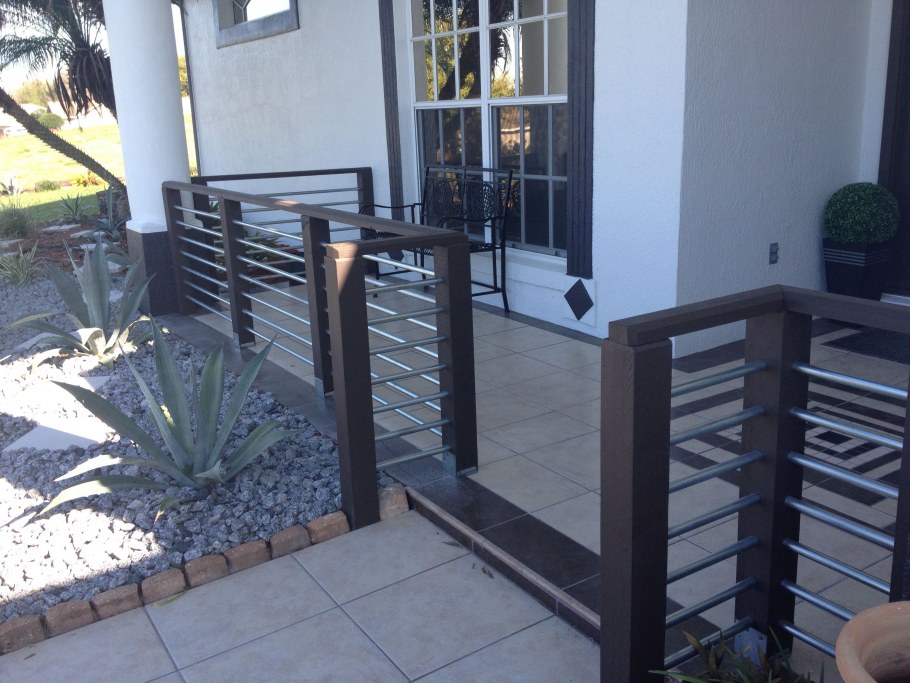 Металлические перила, ограждения для веранды коттеджа