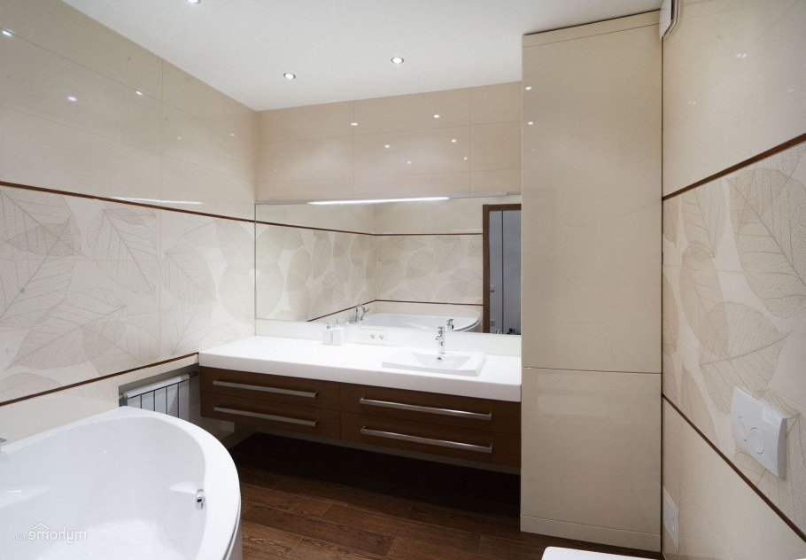 Ванная комната в бело бежевых тонах