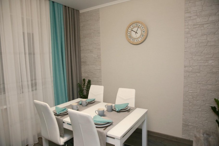 Фотообои на белой кухне