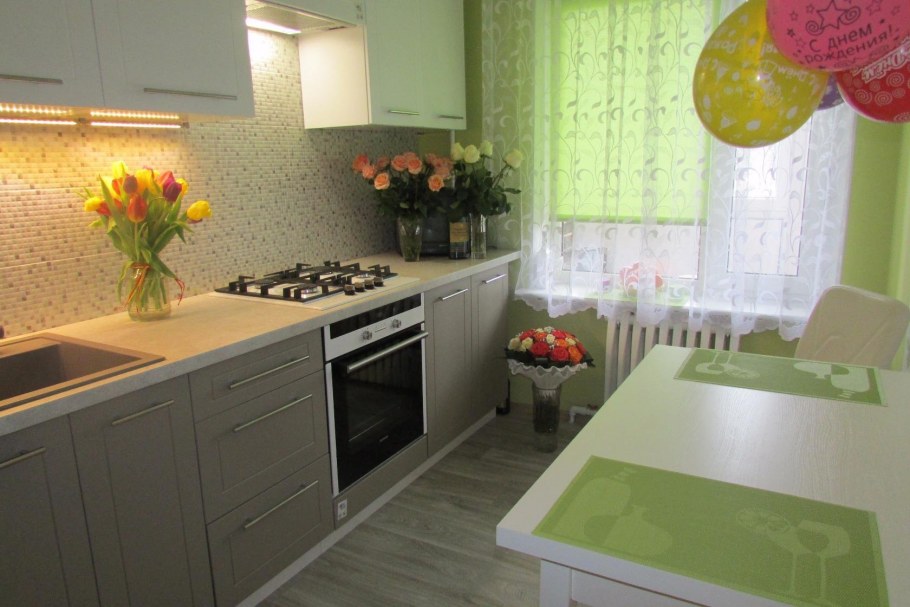 Обои для красной кухни