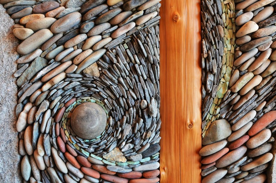 Панно из гальки