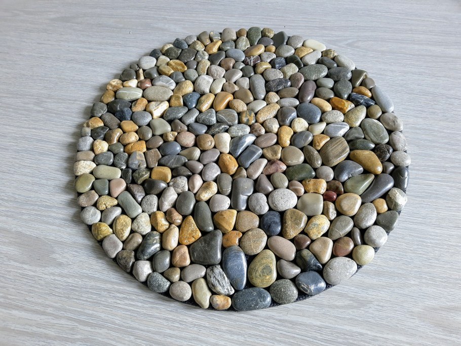 Коврик из гальки