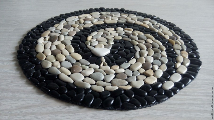 Изделия из морской гальки