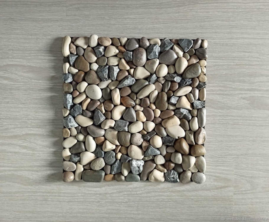 Панно из камешек в стиле лофт