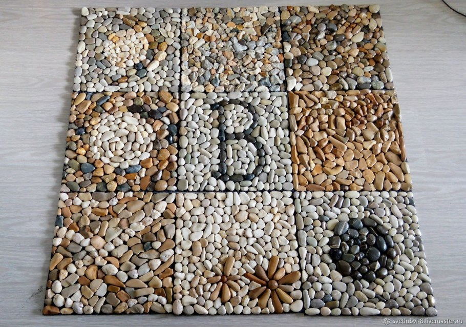 Коврик из гальки и ракушек