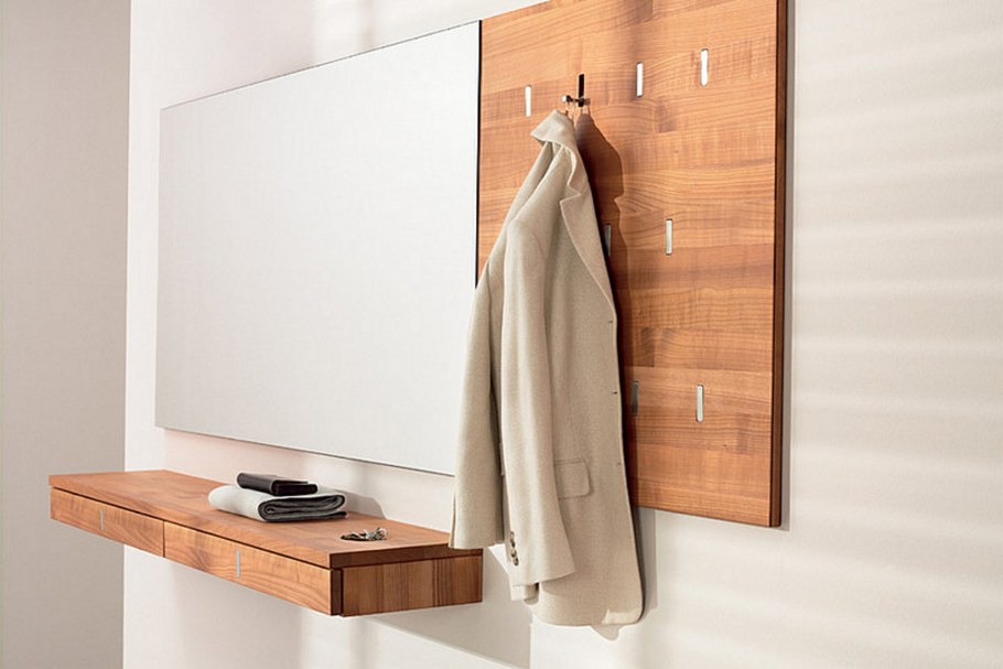 Современные вешалки в прихожую настенные