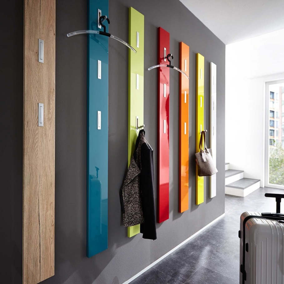 Вешалка в прихожую настенная